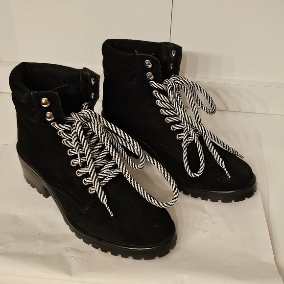 Like New Steve Madden Genny Combat Boots size 10M - Picture 1 of 10